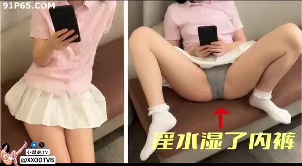 Ở nhà với e họ dâm,e ngồi bấm đth banh háng show bím múp dụ a lại bú địt cho tê lồn
